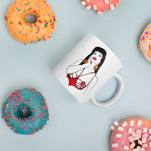 Cargar imagen en el visor de la galería, Taza Cristina La Veneno